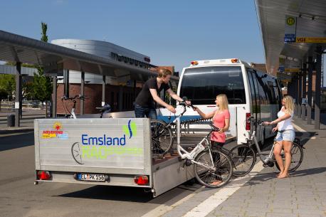 Emsland RadExpress am Bahnhof Lingen